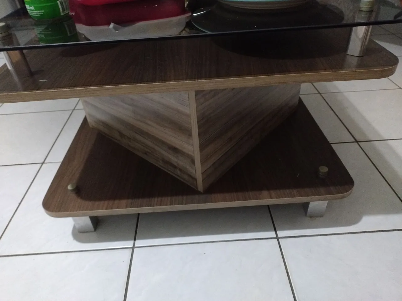 Mesa de centro moderna em madeira