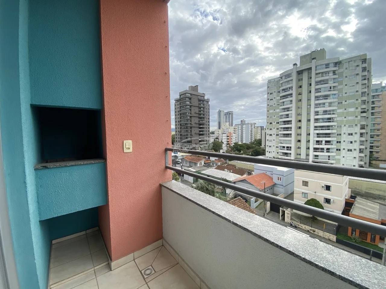 Apartamento com 1 dormitório disponível para locação no bairro Victor Konder Blumenau