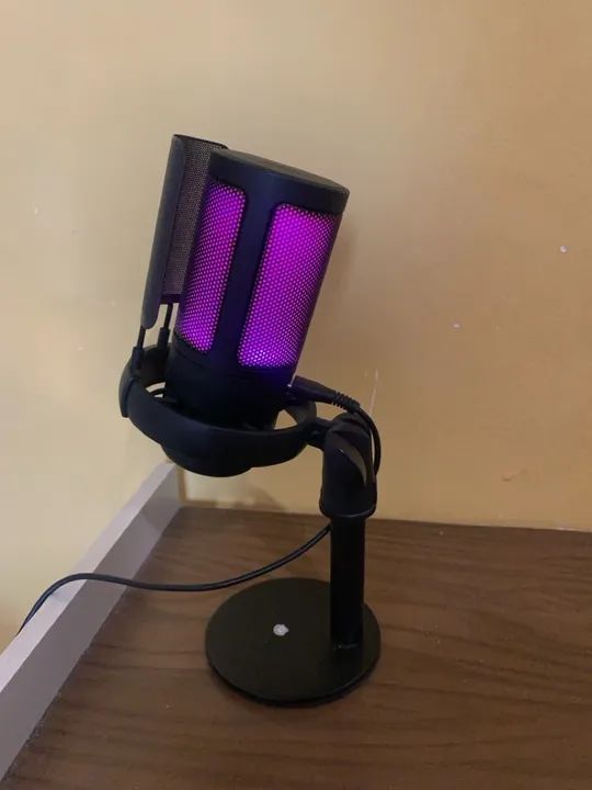 Microfone Gamer com Iluminação RGB