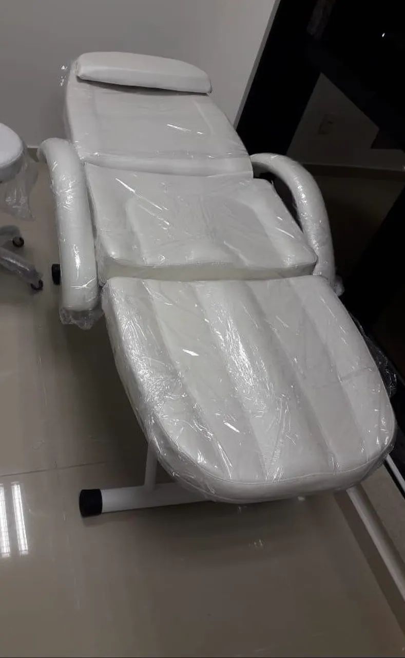 Maca poltrona fixa luxo com 2 gavetas de Estética - Profissionais - Semi-Nova - Foto 2