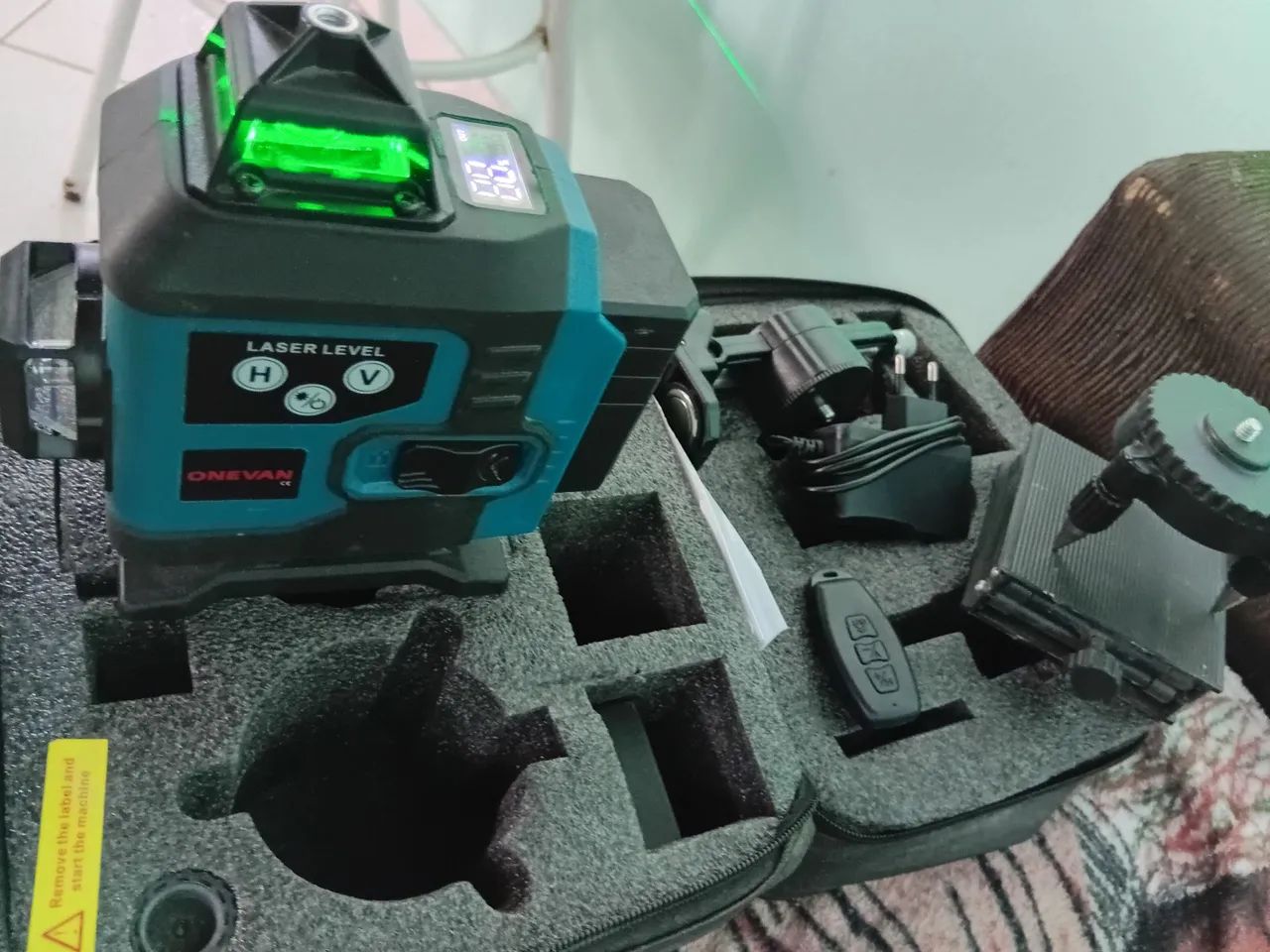 Nível a laser ONEVAN com controle remoto