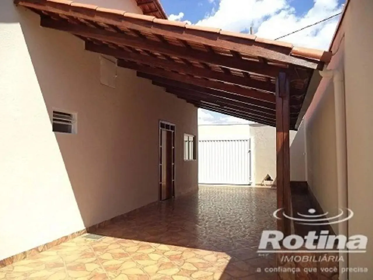 Casa à venda, 4 quartos, Santa Rosa - Uberlândia/MG - Rotina Imobiliária
