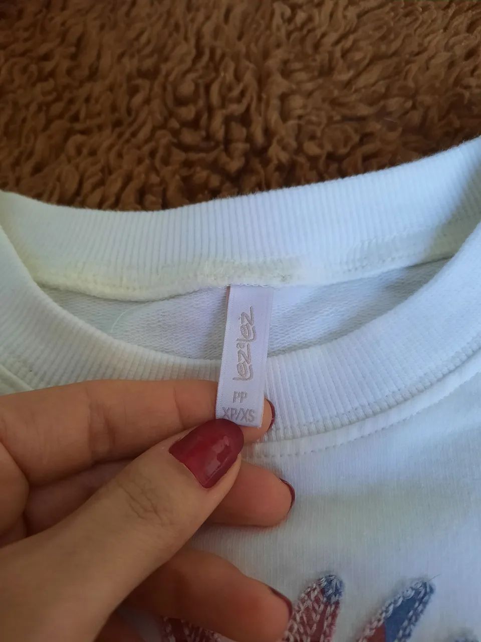 Blusa Manga Longa com Estampa Exclusiva - Foto 3