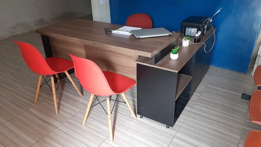 MESA PARA ESCRITÓRIO E RECEPÇÃO (BIRÔ)