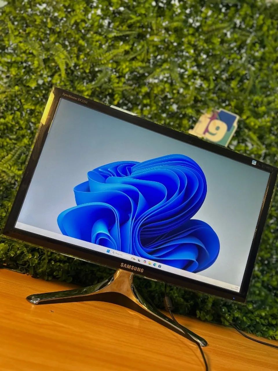 Monitor Samsung  23 polegadas 60Hz Model: BX2350 2x Hdmi  1x Vga  Alime