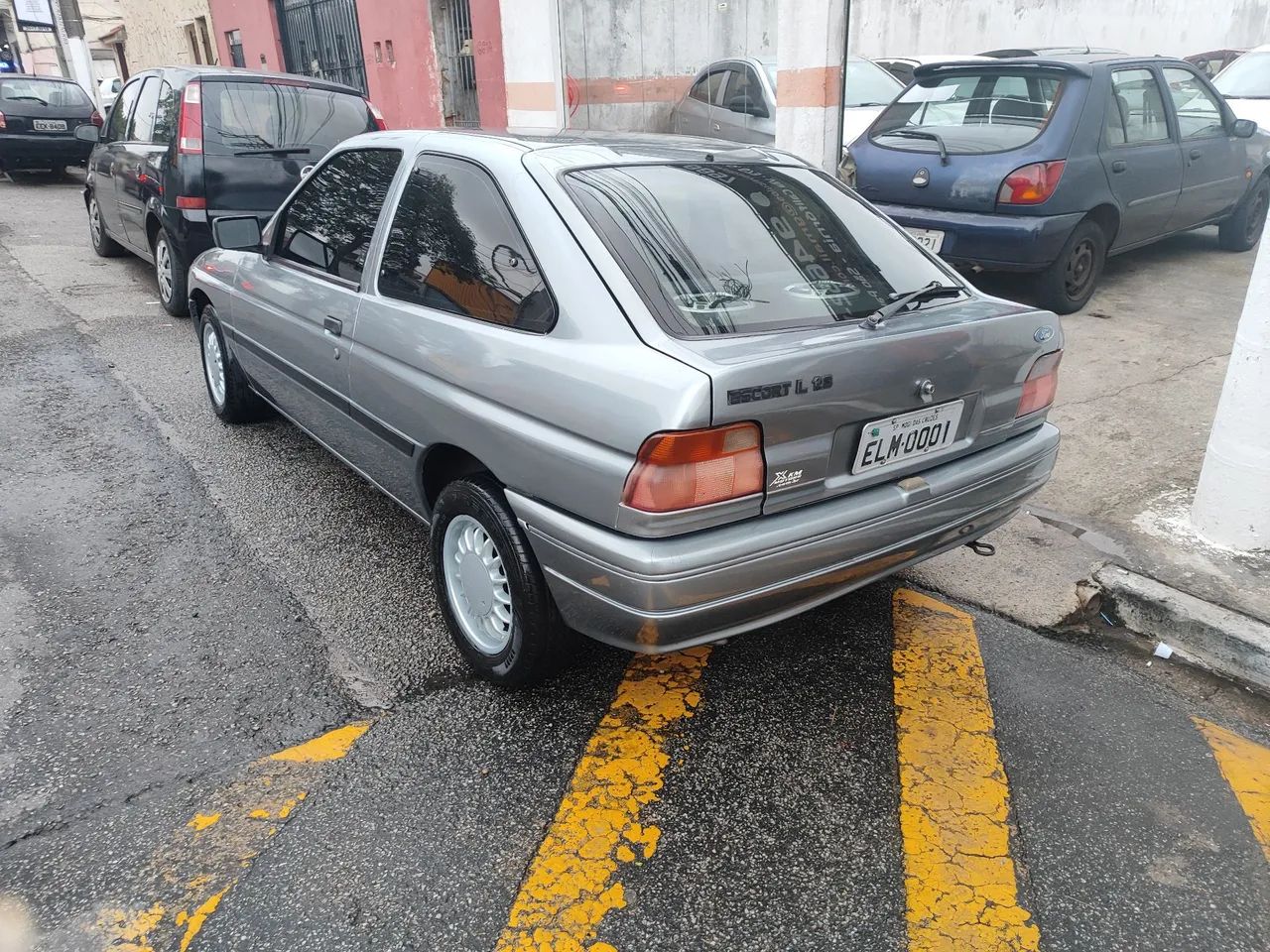 Ford Escort GL 1.8i / 1.8, foto 7 de 9