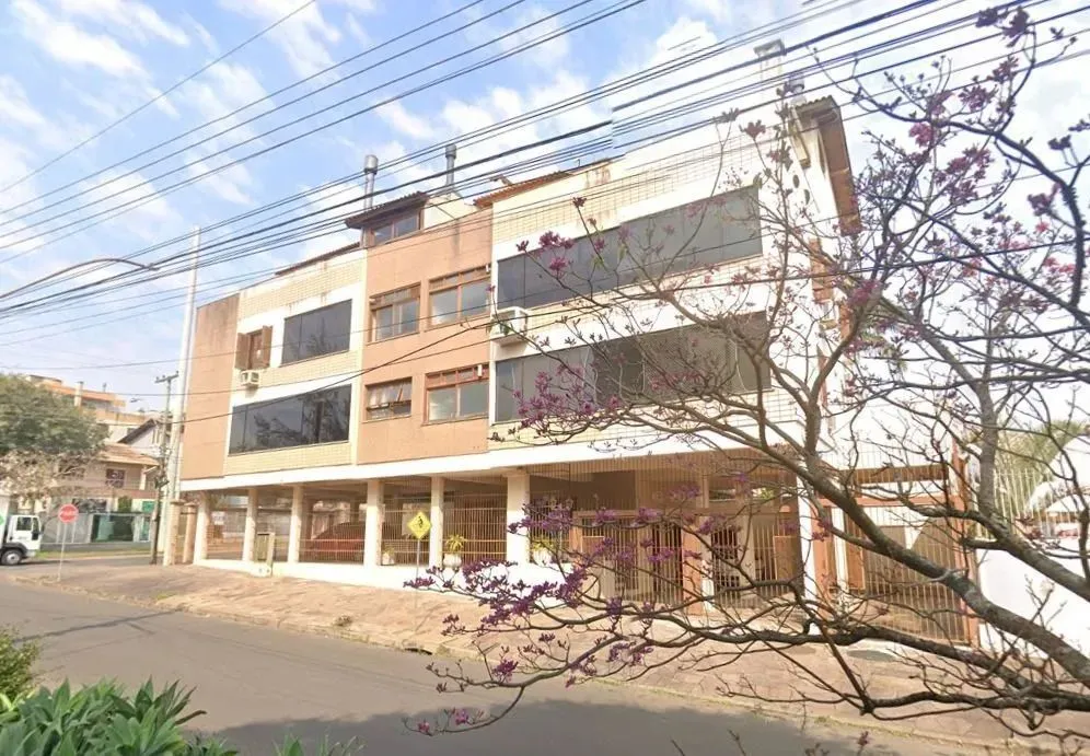 Cobertura no Jardim Planalto de 3 dormitórios e 2 vagas desocupada