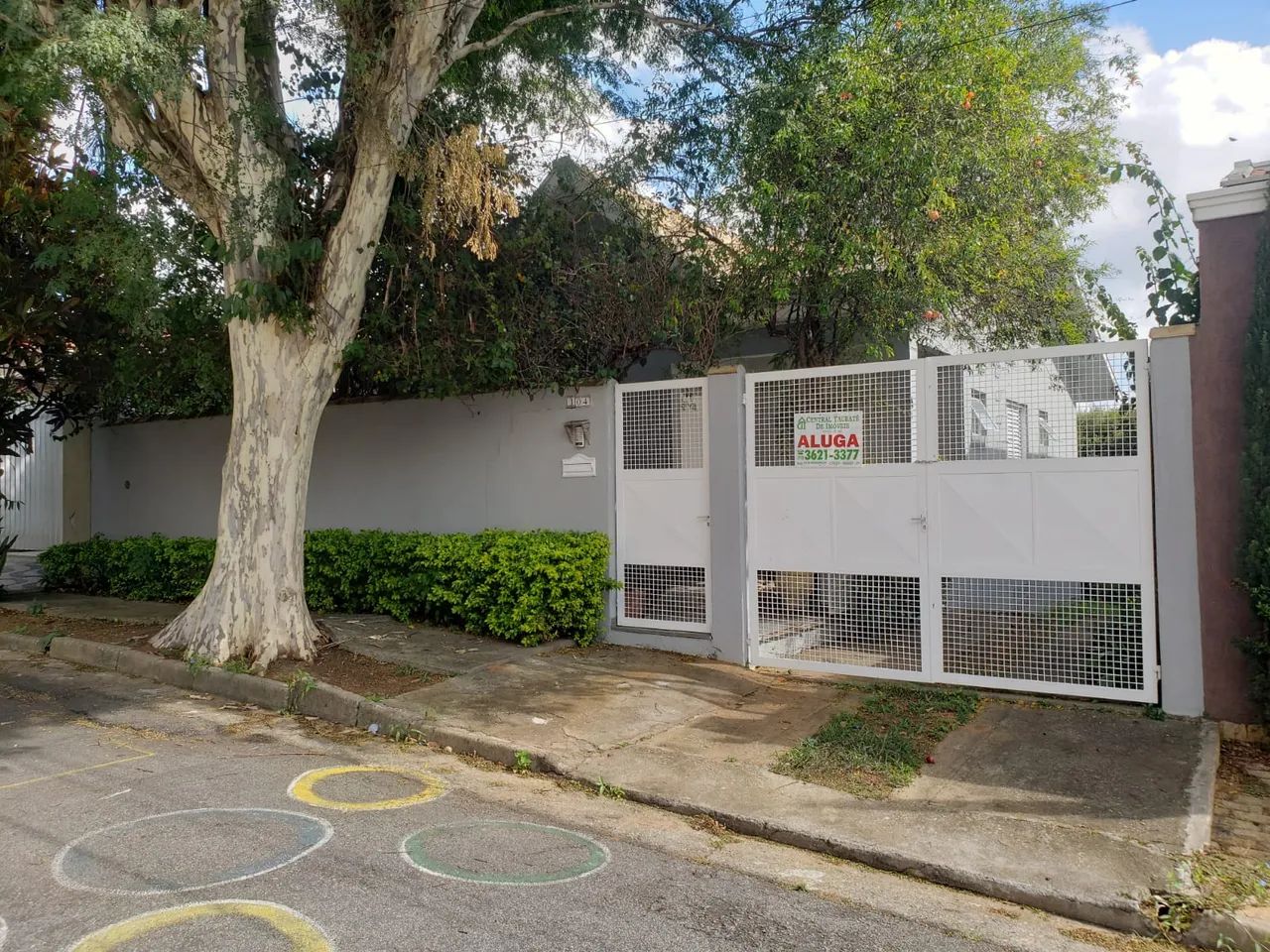 Térrea para aluguel possui 400 metros quadrados com 2 quartos em Campos Elíseos - Taubaté 
