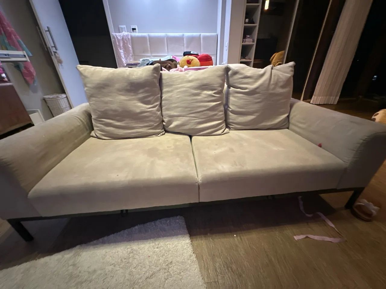 Sofá 3 lugares confortável e aconchegante