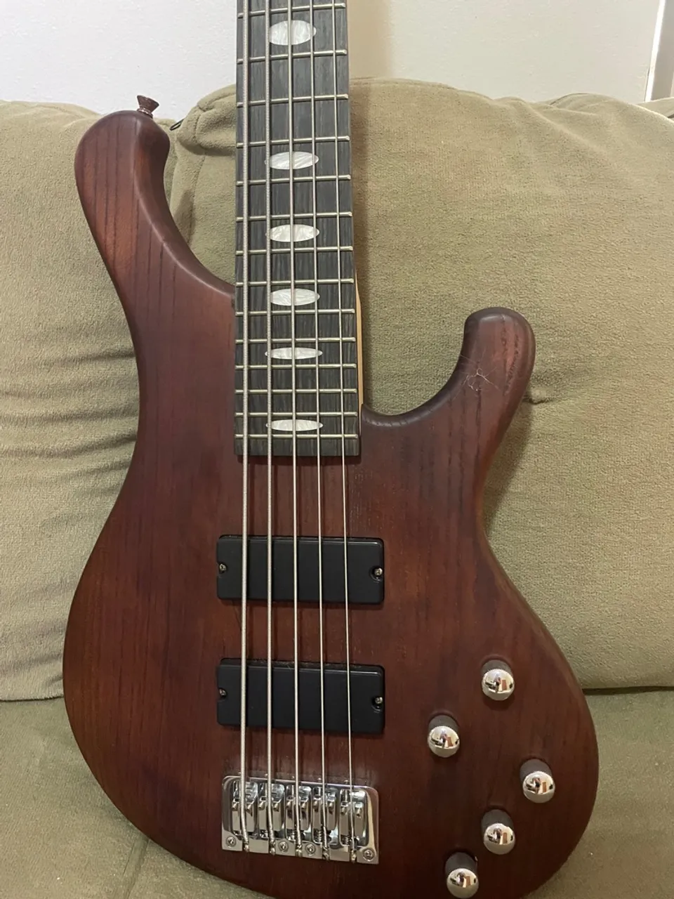Baixo Strinberg SAB55