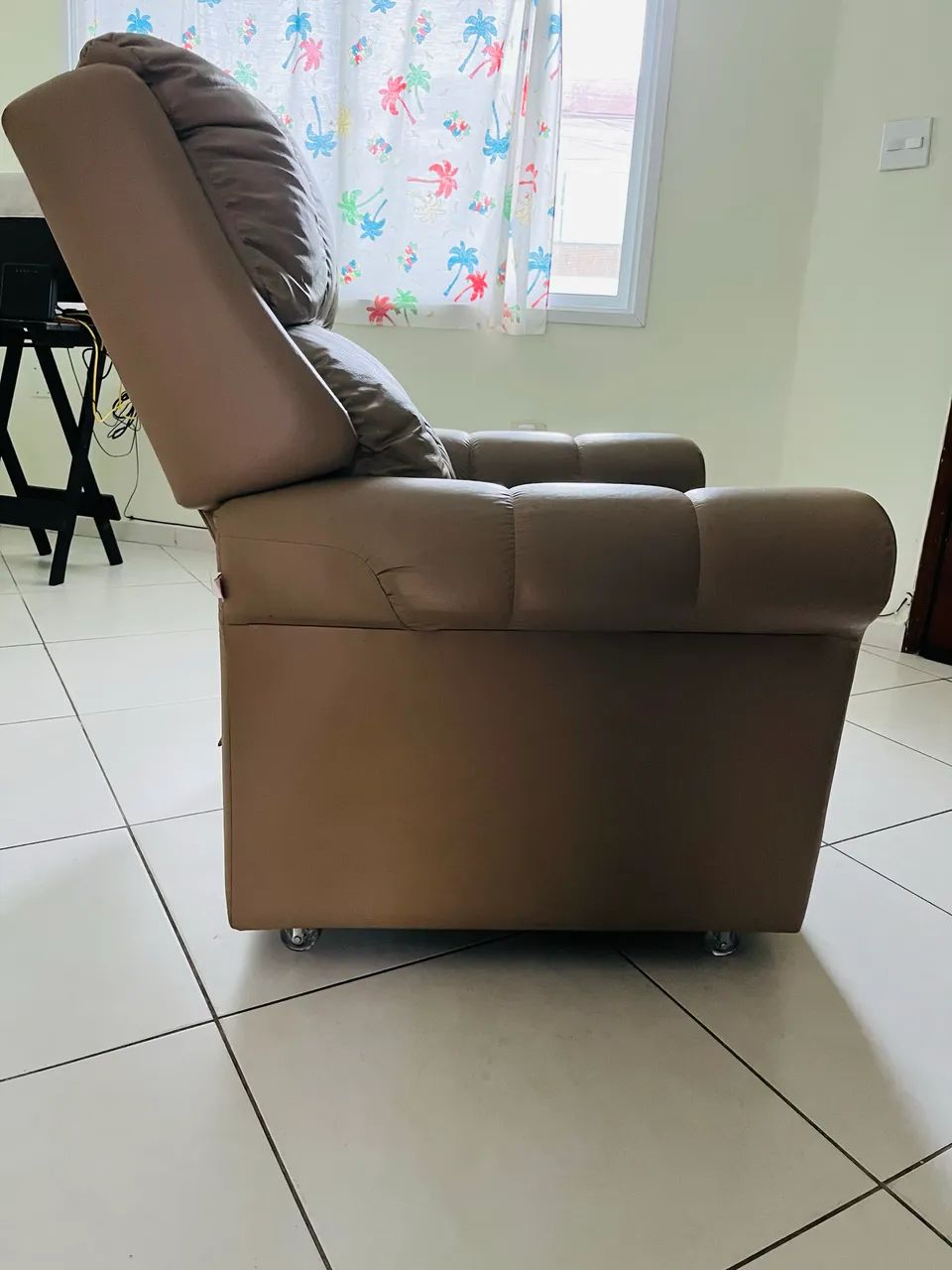 Poltrona Reclinável Herval Slim, manual, corino, cinza.  - Foto 5