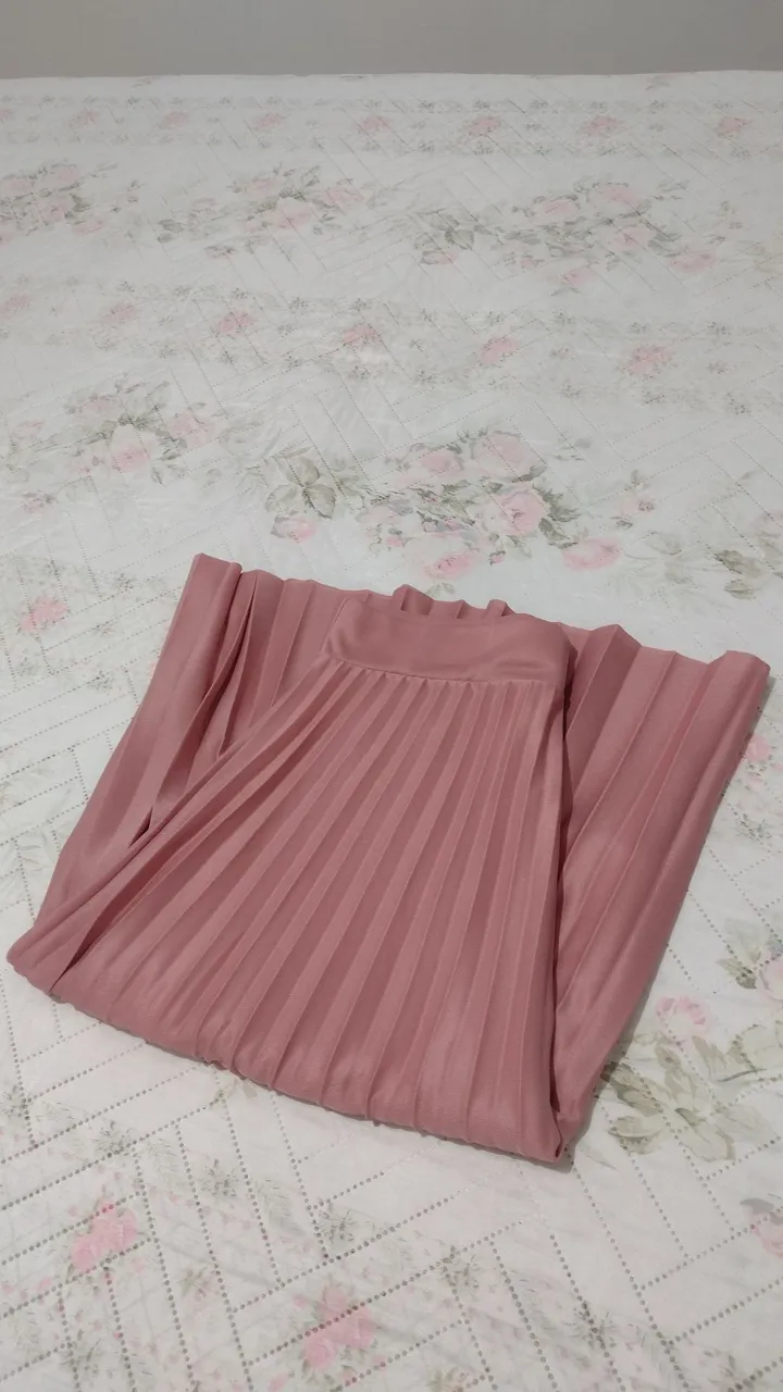 Saia plissada rosa