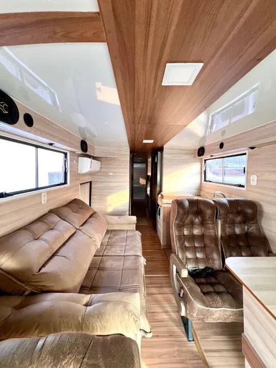 MOTORHOME COM CAVALEIRA - Foto 12