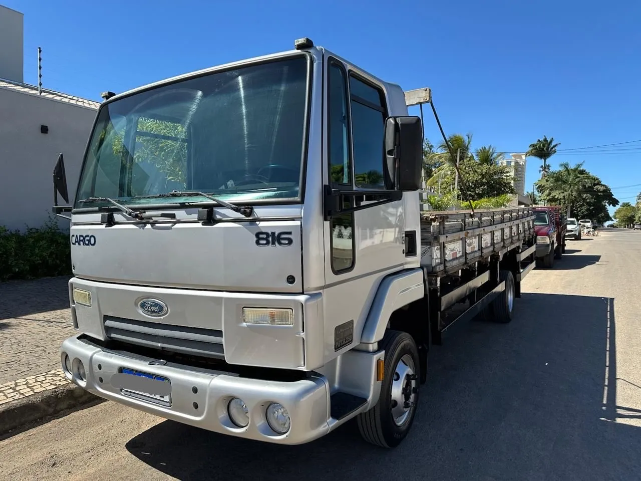 Caminhão Cargo 816S carga seca