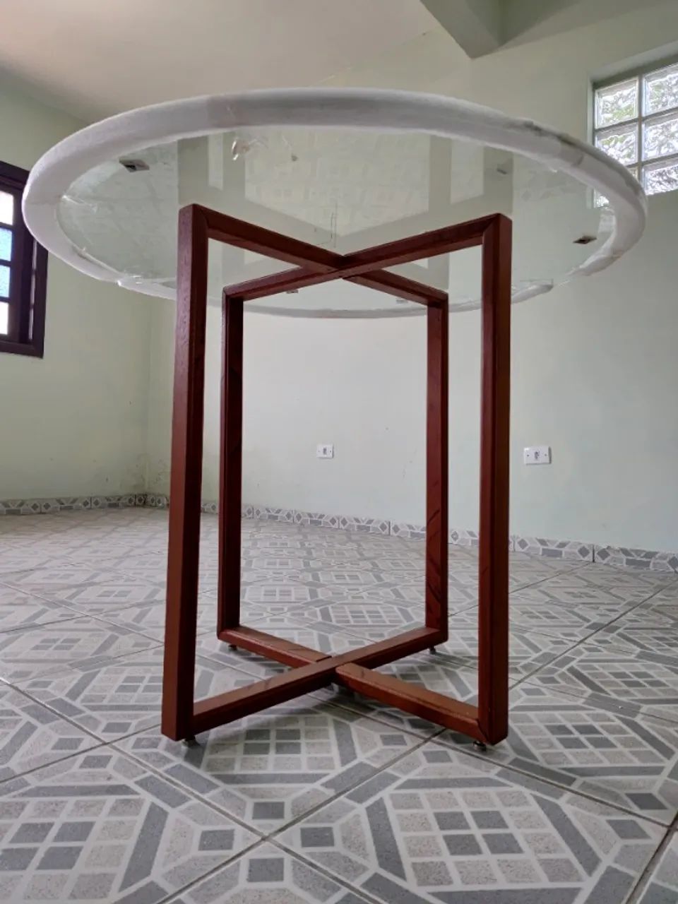 Mesa de madeira com Tampo de vidro - Foto 5