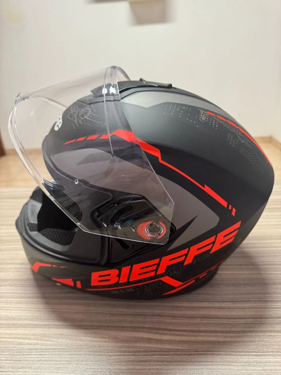 CAPACETE BIEFFE USADO POUCAS VEZES