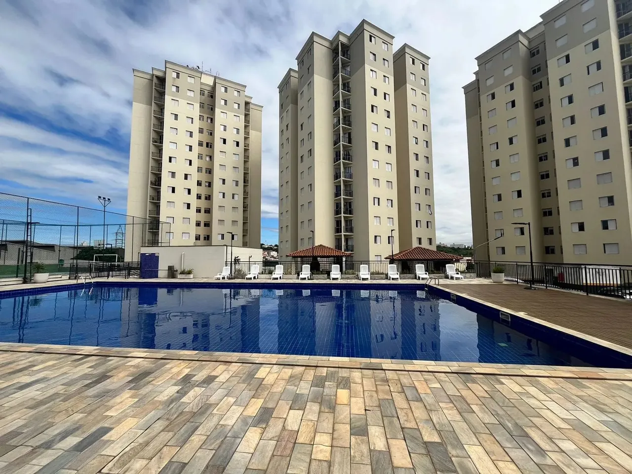 Apto. próximo a Estação CPTM - 2 dorms, 1 gar, lazer de clube