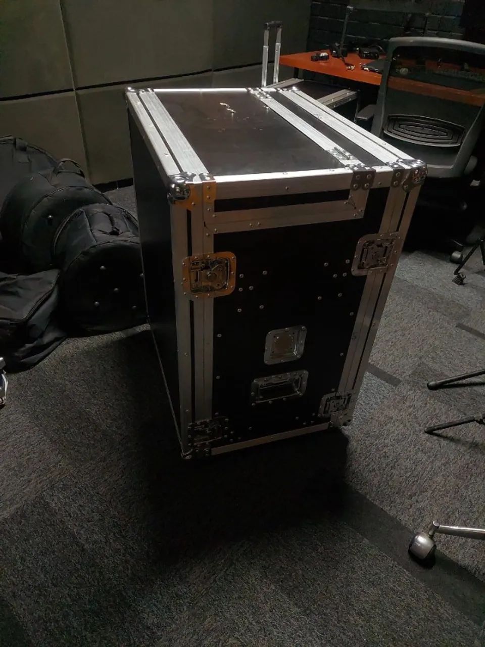 ? Rack de Som 9U com Monitor LG Integrado Completo, Pronto para Uso e em Perfeito Estado - Foto 4