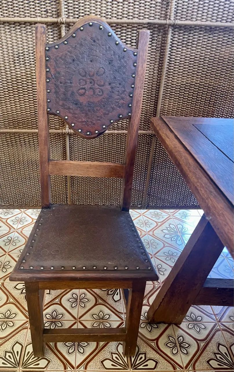 Mesa de madeira maciça 8 Cadeiras  - Foto 4