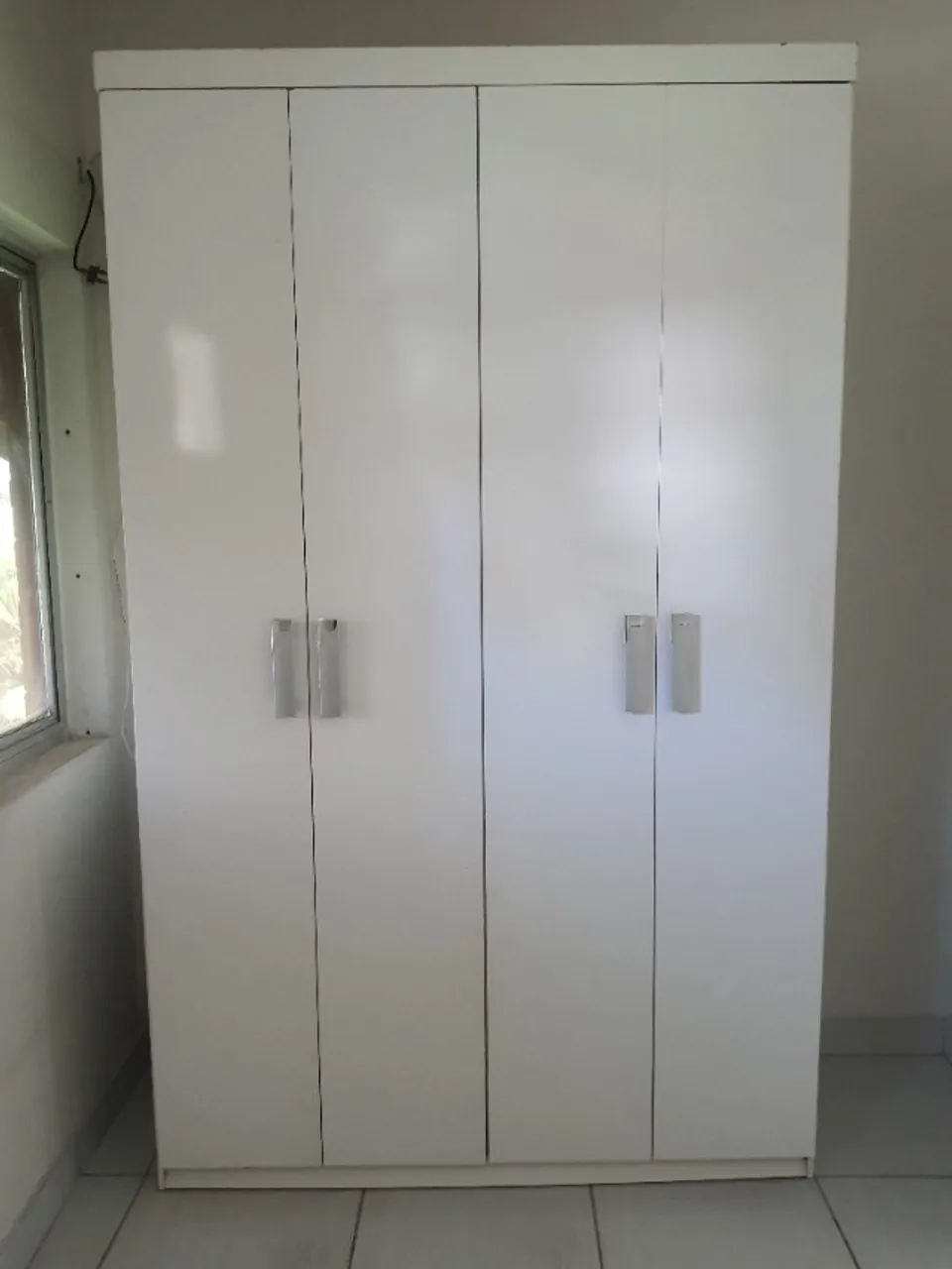 Guarda-roupa solteiro 4 portas