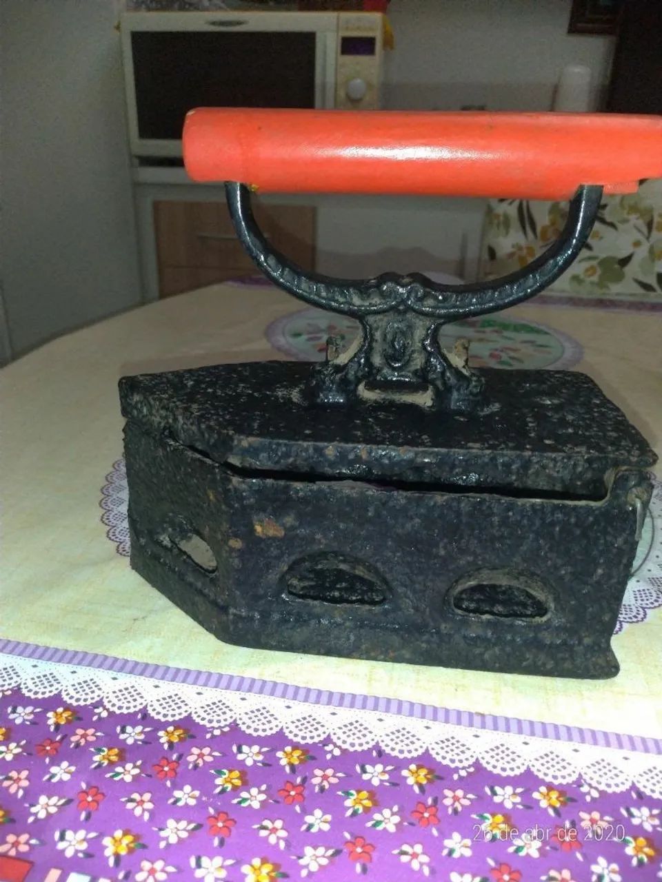 Ferro de Passar Antigo a carvão 