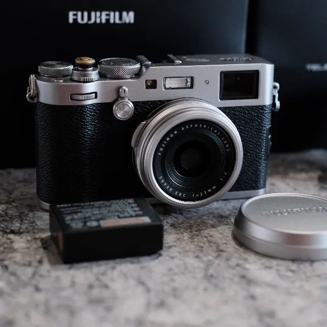 Fujifilm X100F com Lente TCL original - Como nova! - Câmeras e