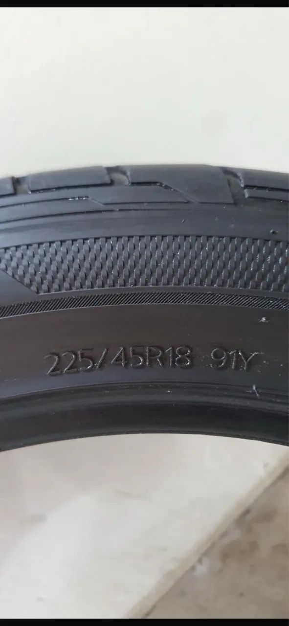 Pneu Dunlop 225 45 R18 c/ 15 MK - Foto 3