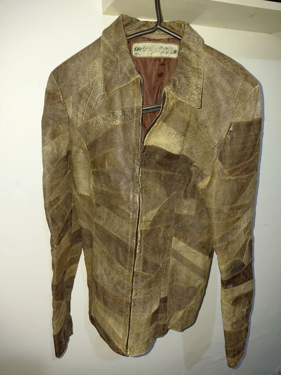 Jaqueta patchwork de couro Célio Shimidt  - Foto 4