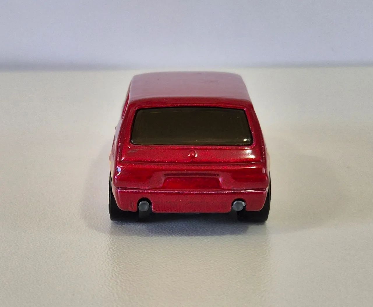 Hot Wheels Heat Fleet - Volkswagen Brasilia - Red w/ Flames - Foto 5