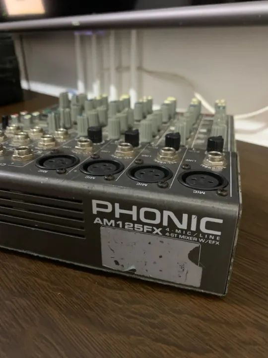 Mesa de Som 12 Canais - PHONIC AM125FX - Foto 3
