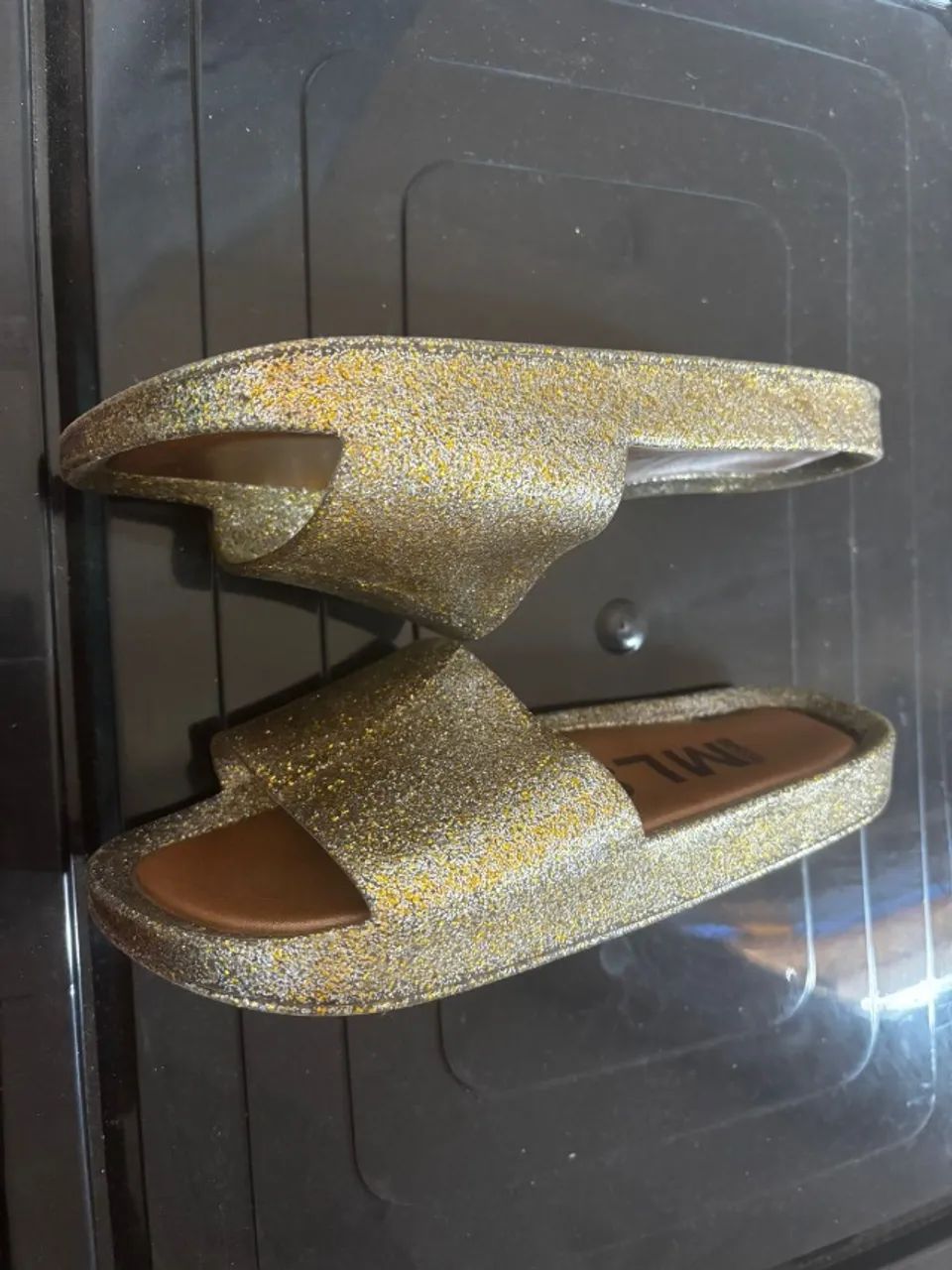 melissa beach slide com glittet dourado - Foto 2