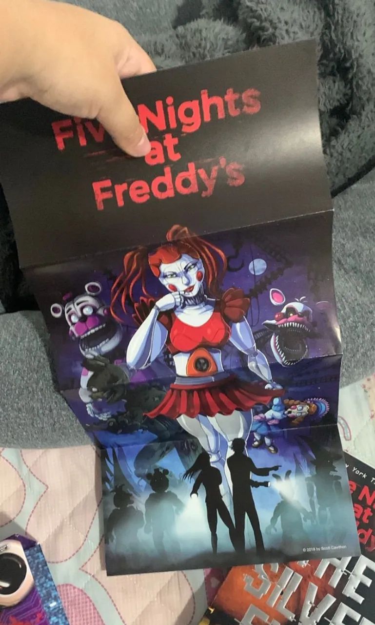 trilogia livros five nights at freddy fnaf em inglês com poster - Foto 3