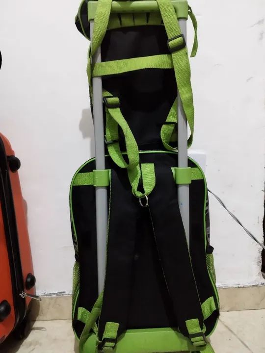 Mochila dinossauro semi nova 90,00 kit  - Foto 2