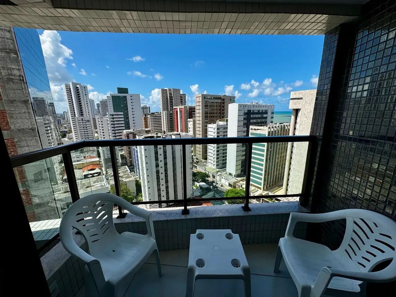 Imóvel para aluguel possui 57 metros quadrados com 2 quartos em Boa Viagem - Recife - PE