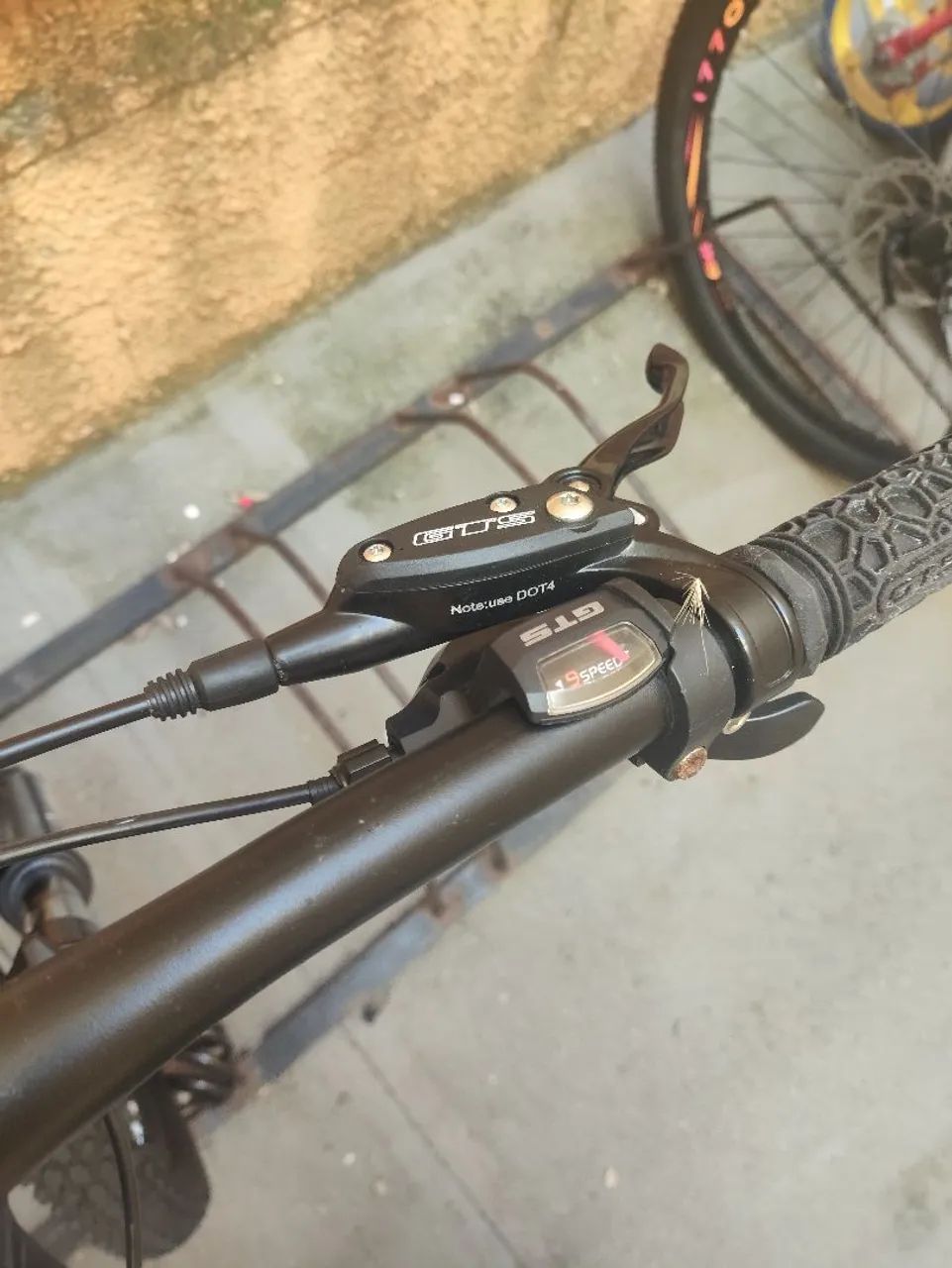 Eu tou vendo minha bicicleta  - Foto 3