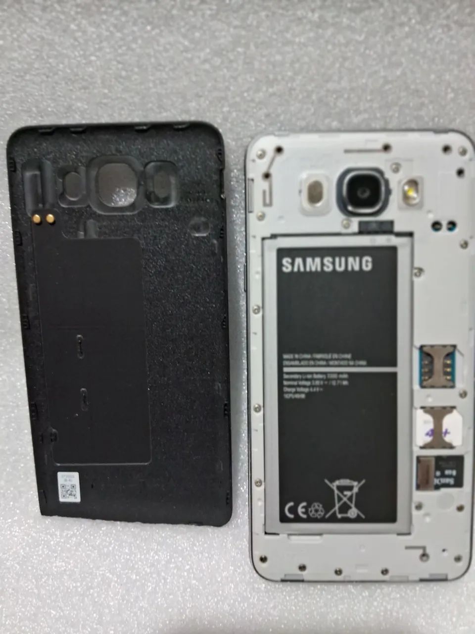 Celular Samsung Galaxy J7 metal  - Foto 4