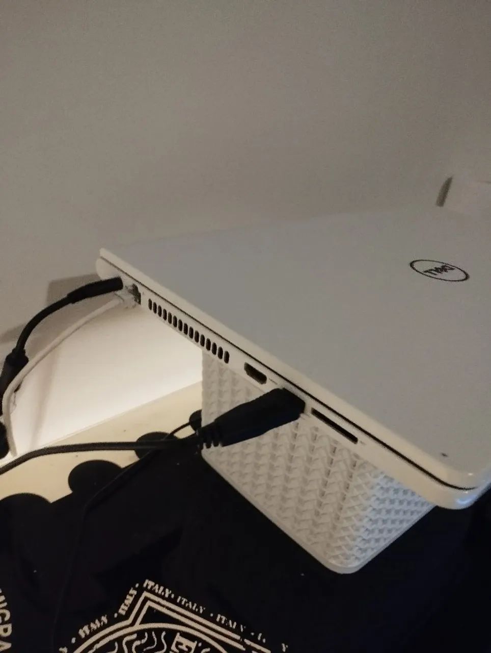Notebook Dell Inspiron 7500U - Foto 4