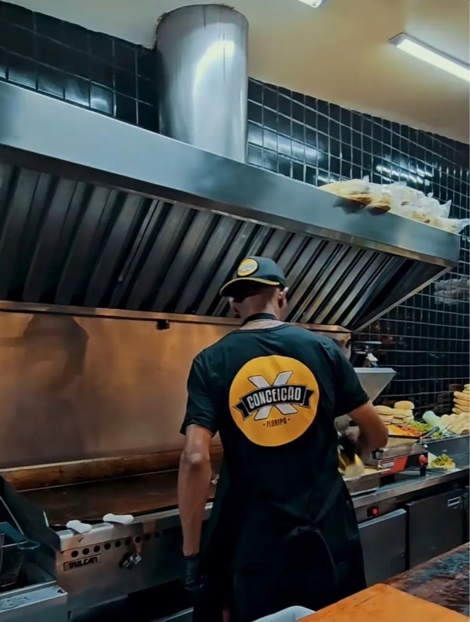 Chapeiro lanches prensados - Auxiliar de Cozinha - X Conceição 