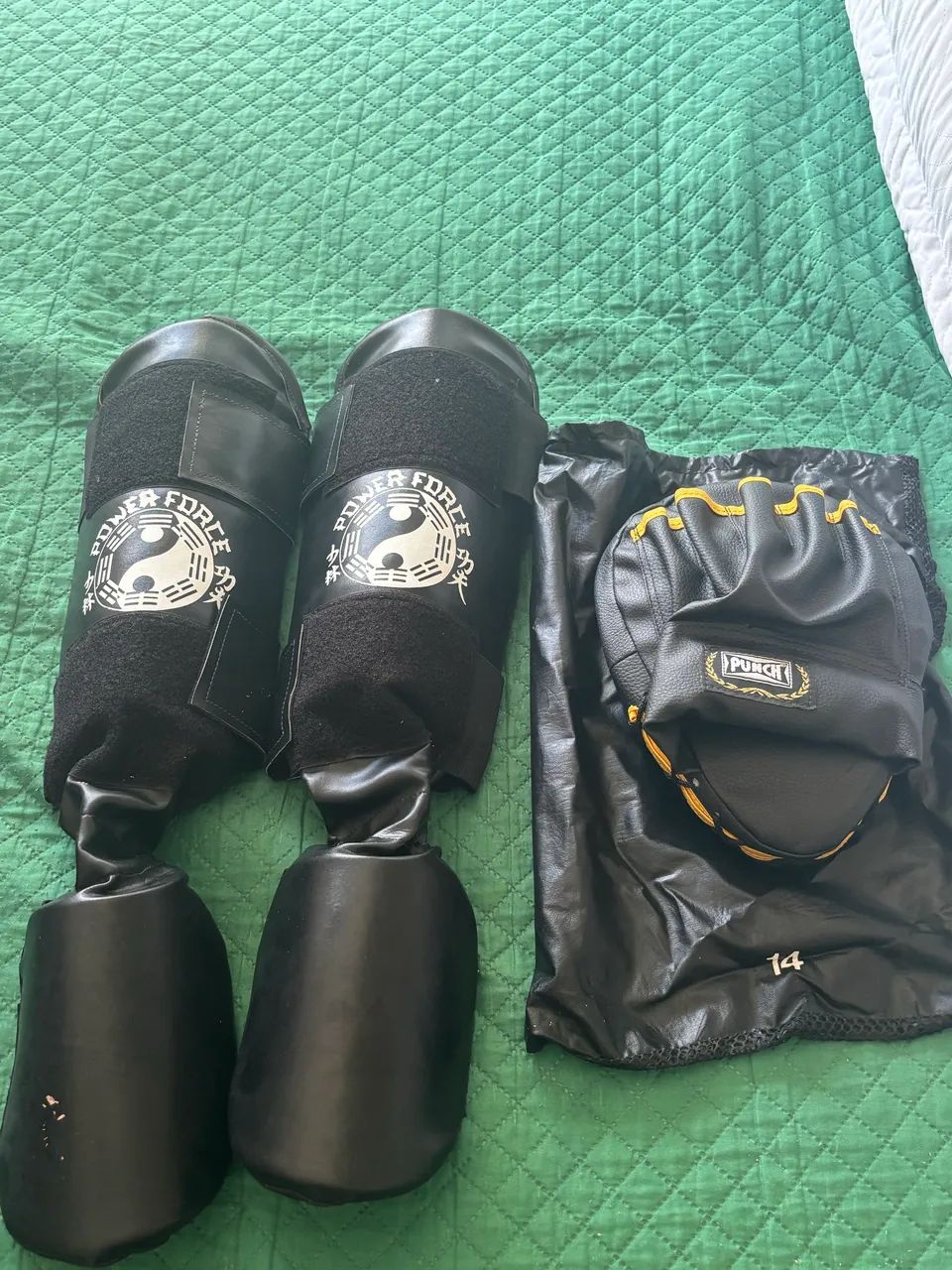 Kit Muay thai com saco de pancada 