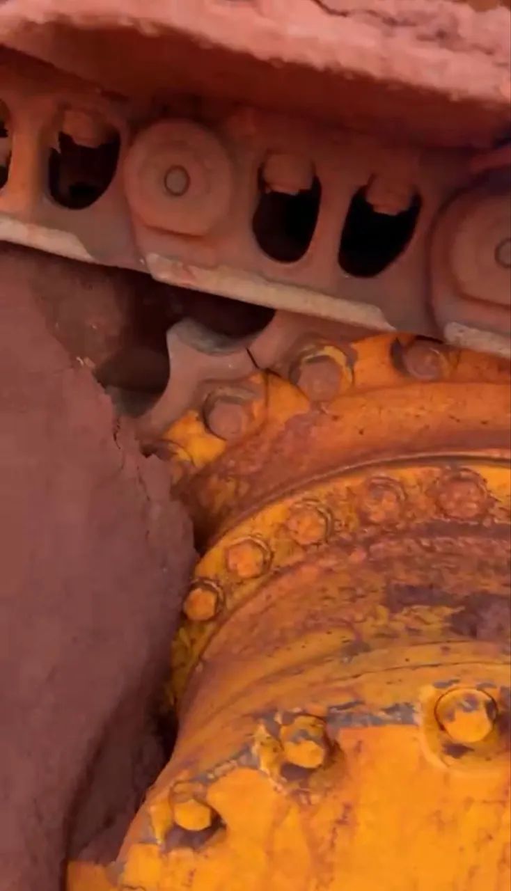 Trator de Esteira Komatsu D51EX ano 2022 com 2.900 horas, em Goiânia - Foto 4