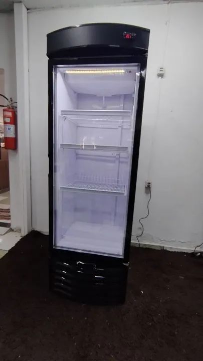 Cervejeira Usada toda Preta 