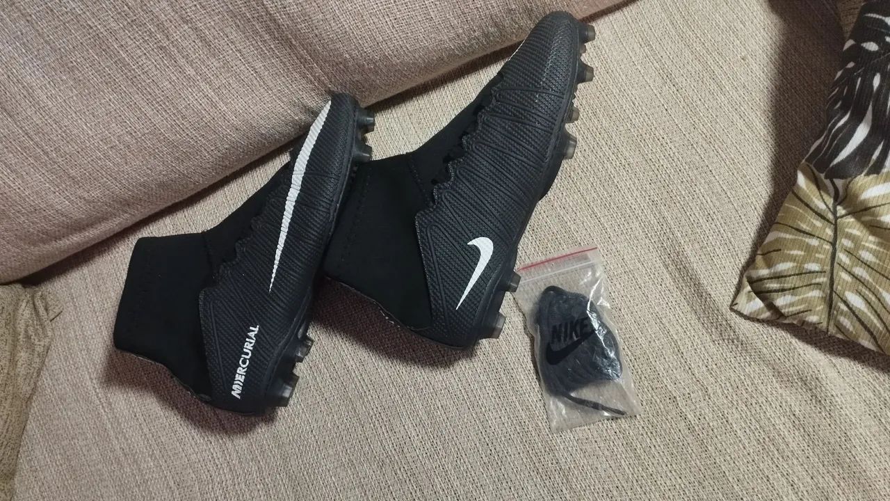 Chuteira pra Campo de Grama Nike Mercurial Praticamente Nova (Tamanho 41)R$:150 Reais - Foto 4