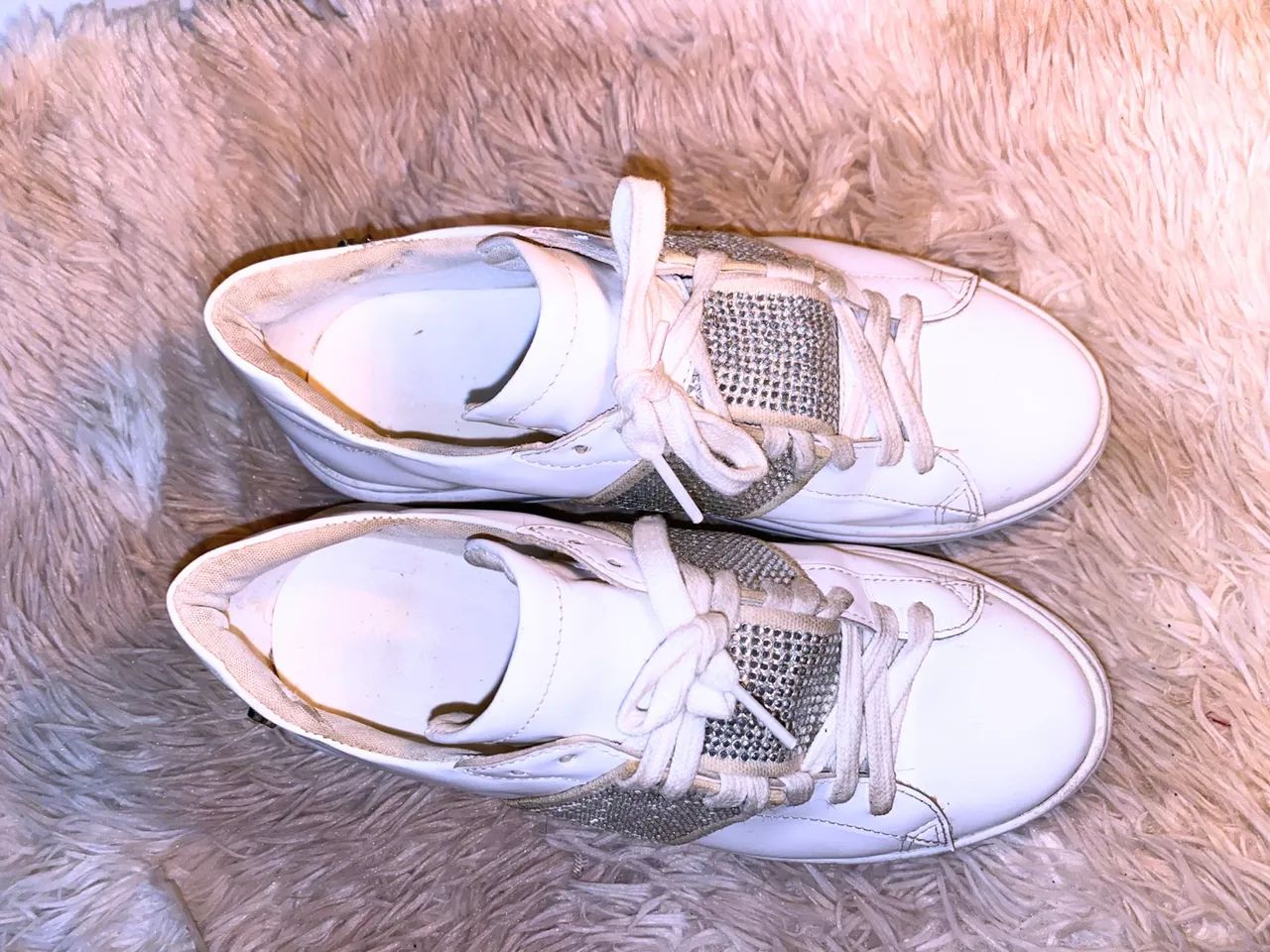 Tênis Schütz branco com detalhes em strass - Foto 3