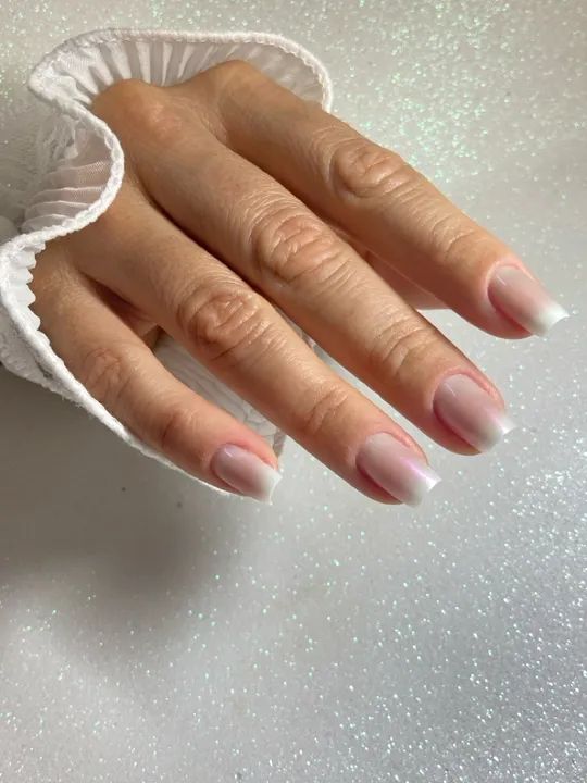 Aplicação alongamento de unha  - Foto 5