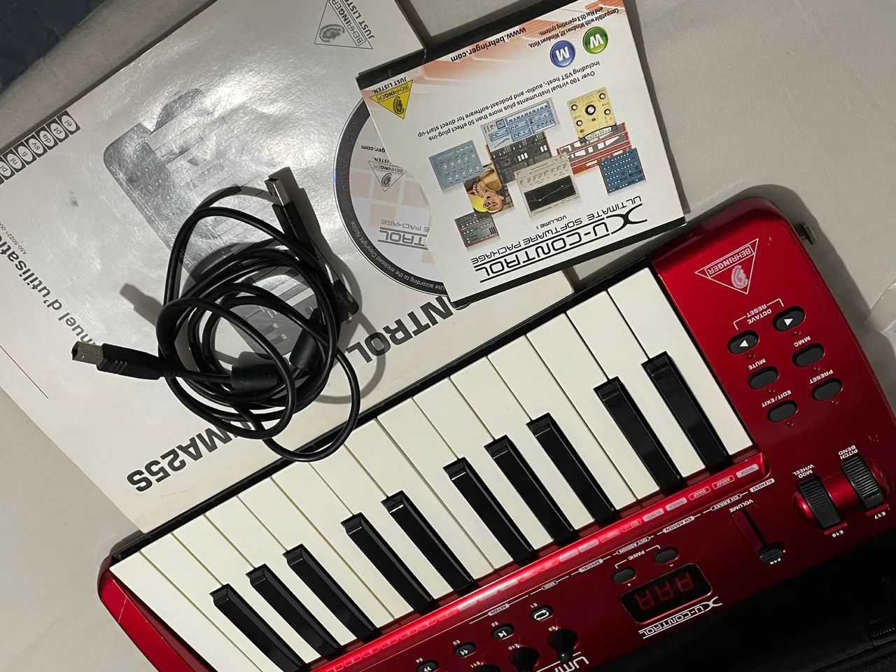 Controlador placa de áudio behringer Uma25s - Foto 5