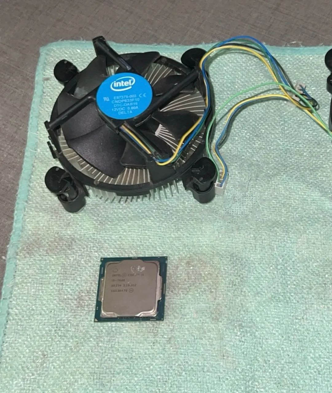 Processador INTEL I5-7600 com cooler pouco usado