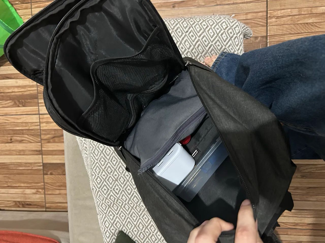 Mochila baggagio preta com varios compartimentos  - Foto 4