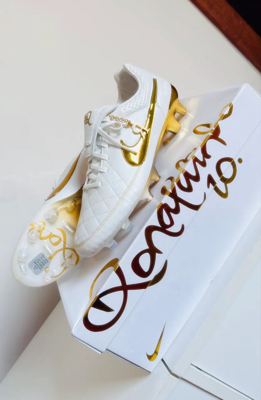 Chuteira Nike TIEMPO Legend SE Ronaldinho FG (Campo) - Calçados