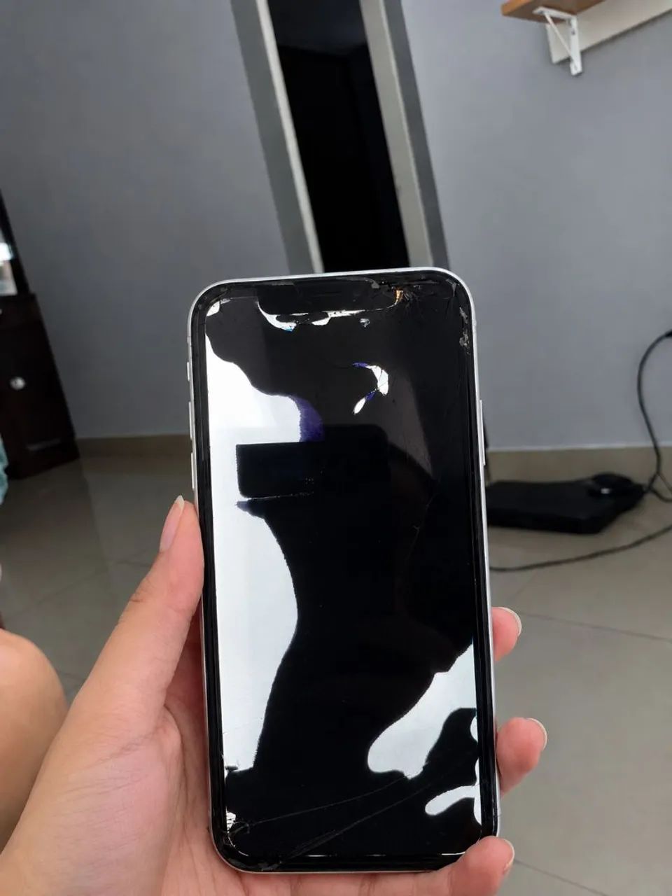 iPhone XR 91% de bateria - Funciona Perfeitamente, Tela Quebrada - Foto 2
