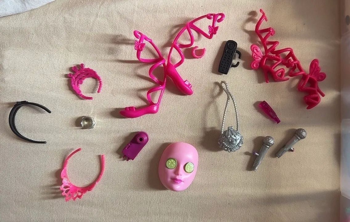 Barbie e acessórios  - Foto 4